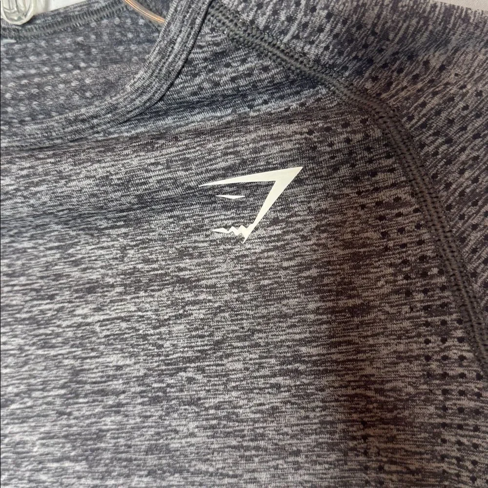Gymshark Women’s Cropped Grey Seamless Long Sleeve Workout Top. Size Small.